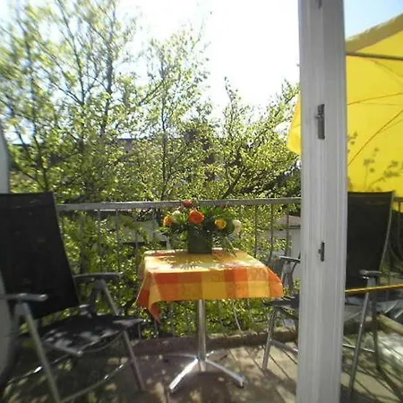 Strandallee 176 *