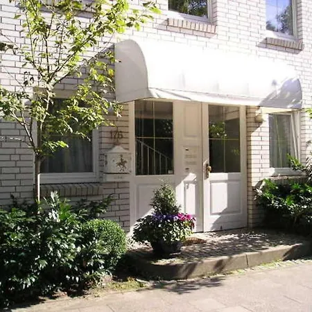 Strandallee 176 *